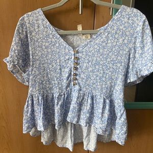 Super cute NWOT floral top
